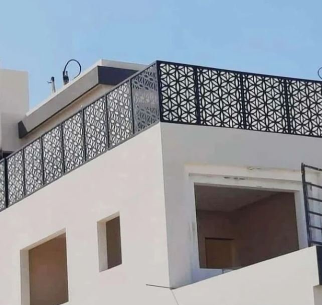 تركيب سواتر حديد خشب بلاستيكية